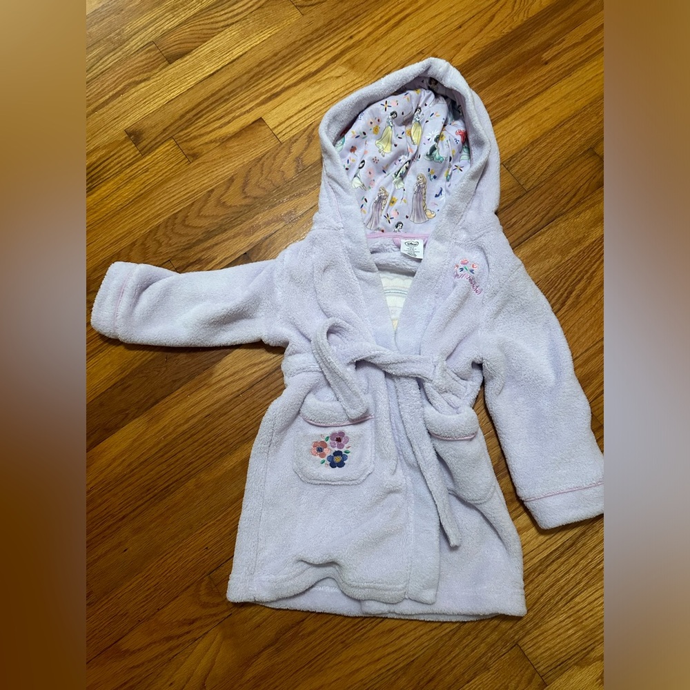 DISNEY PRINCESS LAVENDER ROBE SIZE: TODDLER 4